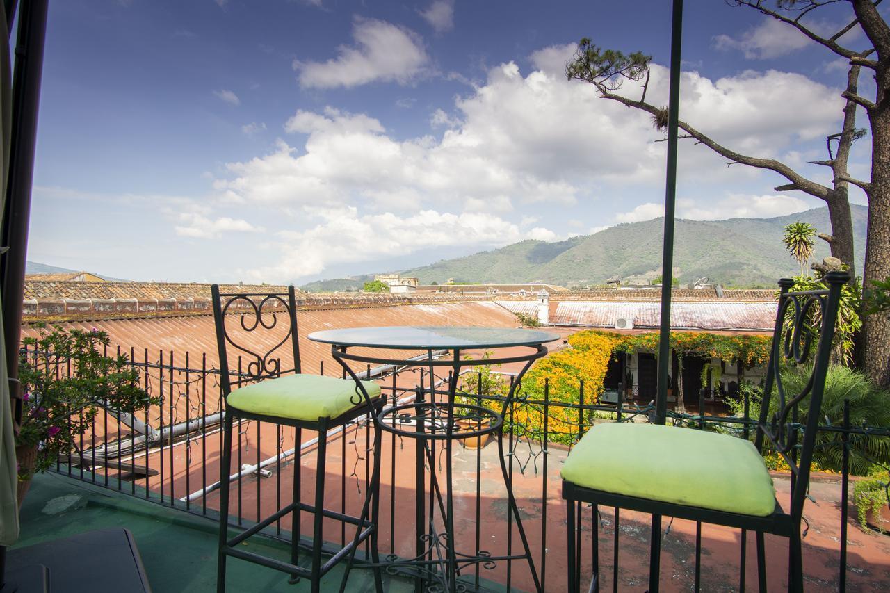 Hotel Posada De Don Rodrigo Antigua Esterno foto