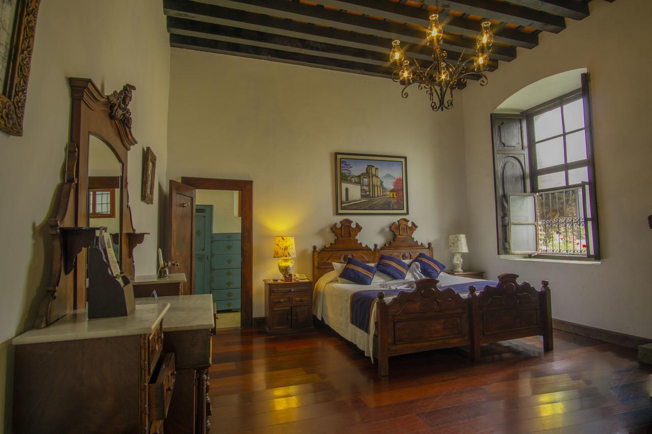 Hotel Posada De Don Rodrigo Antigua Esterno foto