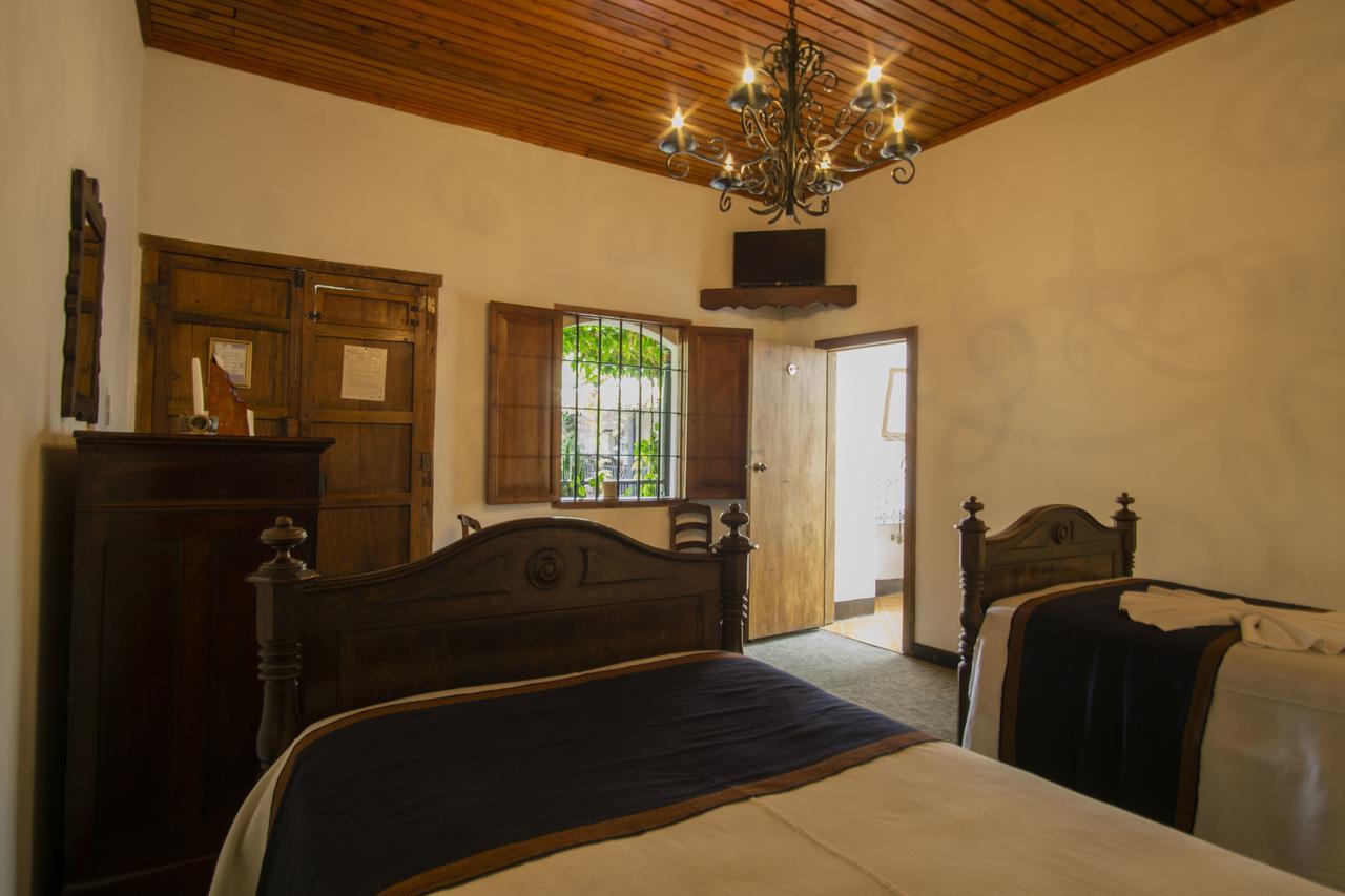 Hotel Posada De Don Rodrigo Antigua Esterno foto